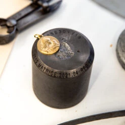 Médaille Notre-Dame Des Petits Enfants - Or Jaune 9ct 11 Médaille Notre-Dame Des Petits Enfants - Or Jaune 9ct -Maison de la Médaille Soldes 1266301 25 1 product