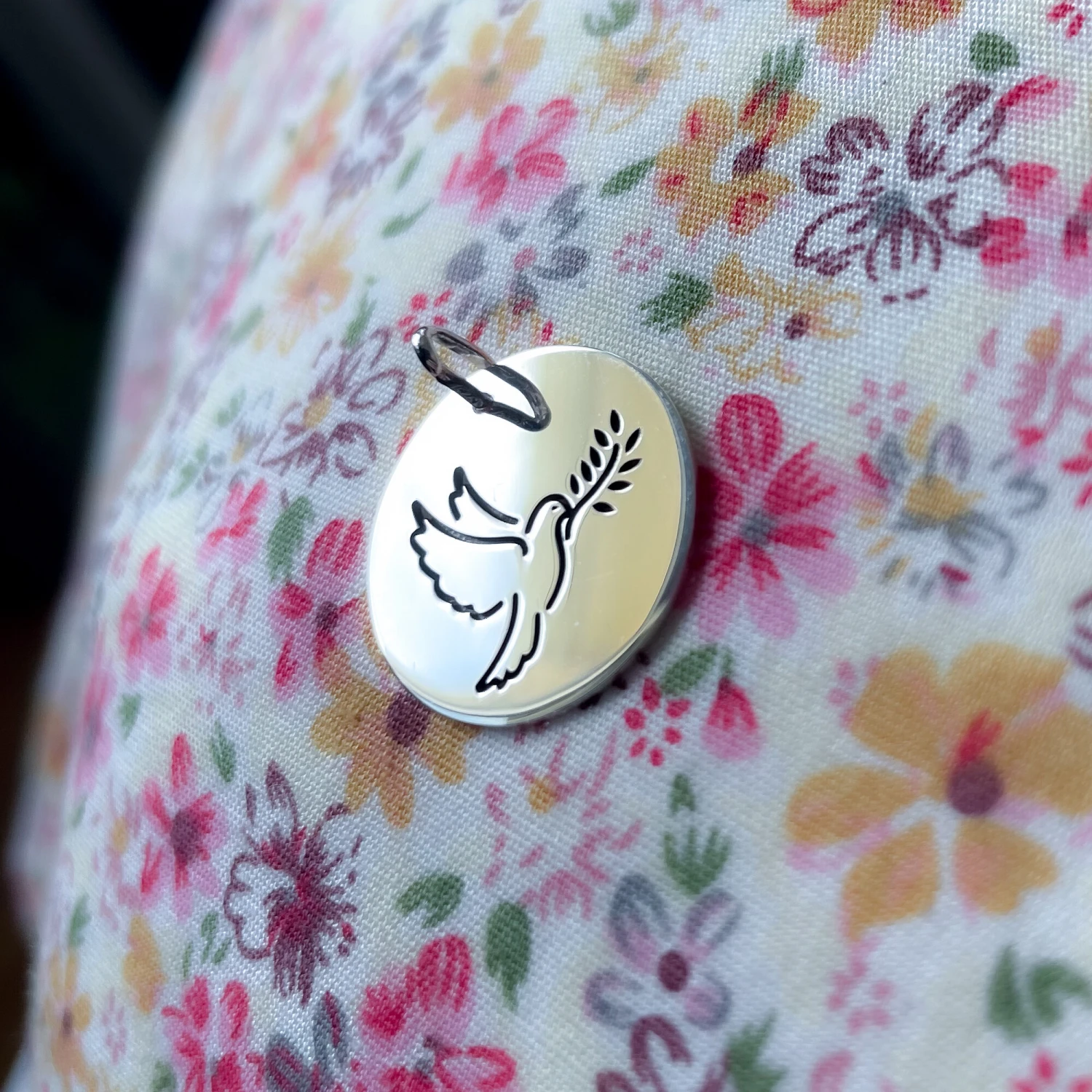 Médaille De La Colombe Au Rameau Ajourée - Argent Massif 4 Médaille De La Colombe Au Rameau Ajourée - Argent Massif – Image 2