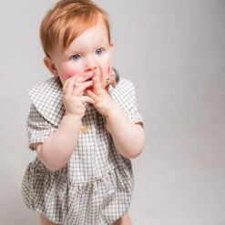 Médaille Ange à La Colombe - Or Jaune 9ct 9 Médaille Ange à La Colombe - Or Jaune 9ct -Maison de la Médaille Soldes J MDM55 071 FC product 1