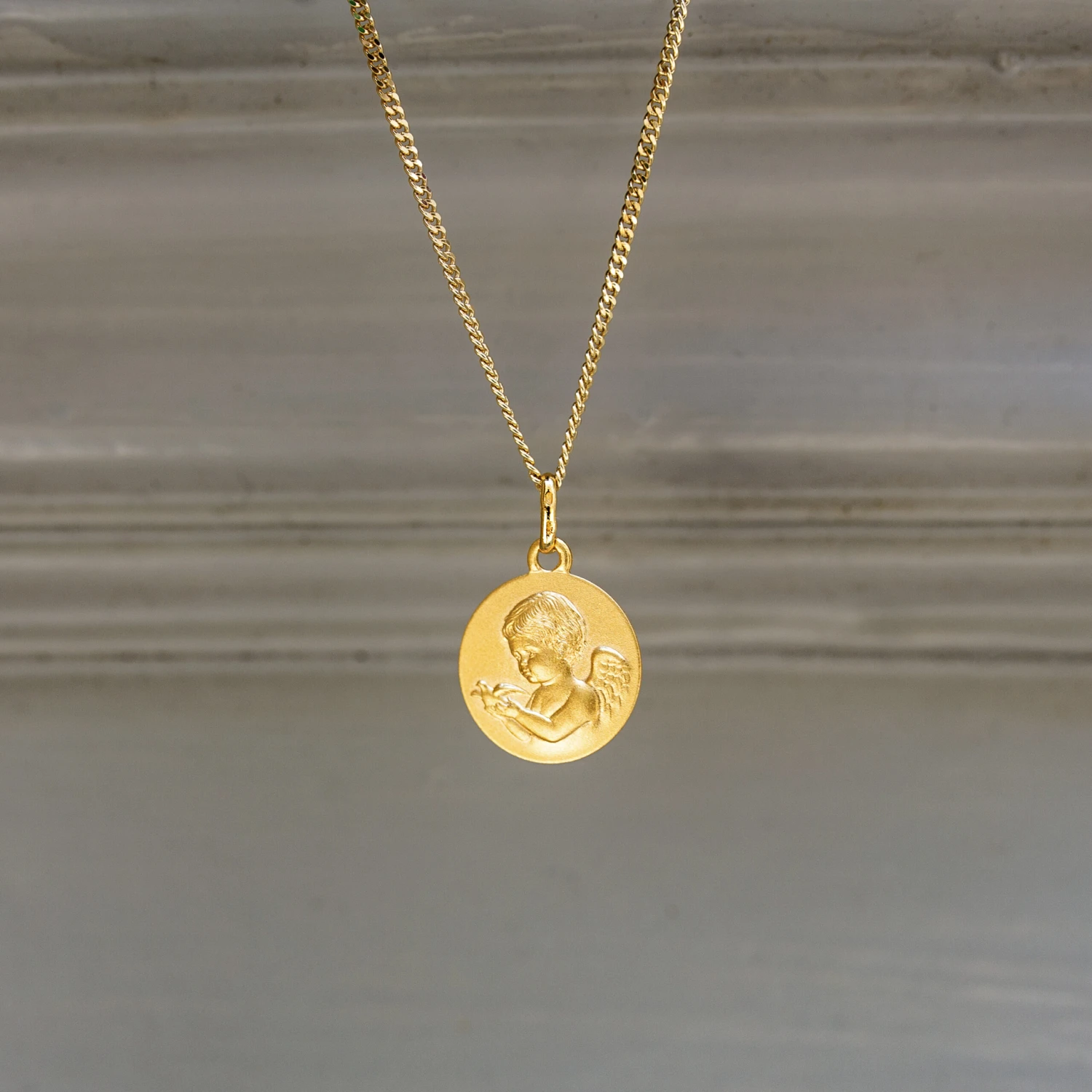 Médaille Ange à La Colombe - Or Jaune 18ct 5 Médaille Ange à La Colombe - Or Jaune 18ct – Image 3