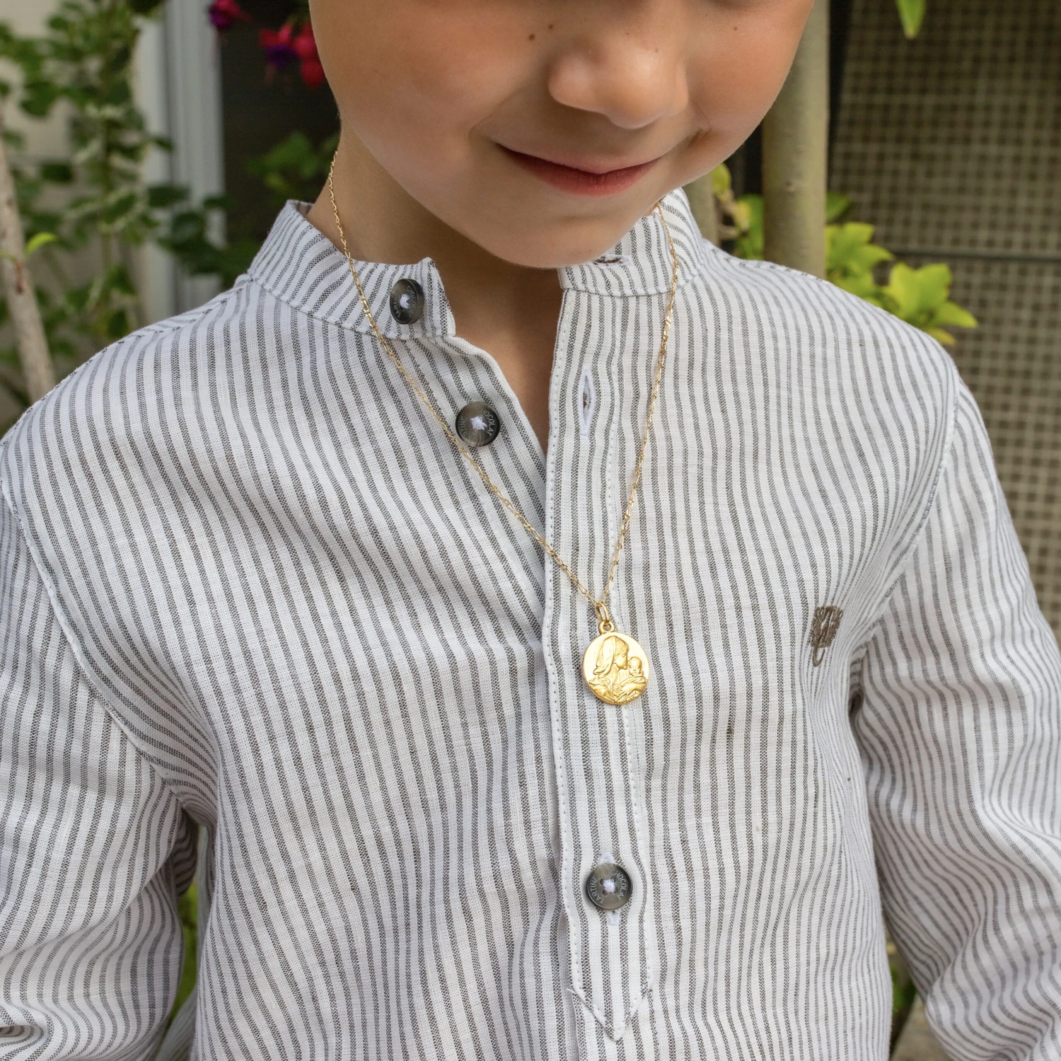 Médaille Notre-Dame Des Petits Enfants - Or Jaune 18ct 4 Médaille Notre-Dame Des Petits Enfants - Or Jaune 18ct – Image 2