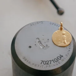 Médaille Petit Prince Sur Sa Planète - Or Jaune 9ct -Maison de la Médaille Soldes PP1 MedailleBapteme peti prince sur sa planete product