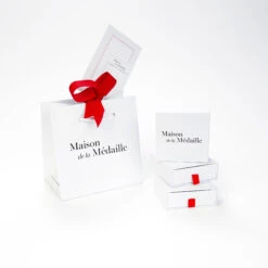 Médaille Boules & Nacre - Or Jaune 18ct 8 Médaille Boules & Nacre - Or Jaune 18ct -Maison de la Médaille Soldes packaging Maison de la MeCC81daille retoucheBlanc 1 product 3