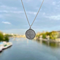 Médaille Saint Benoît - Argent Massif -Maison de la Médaille Soldes saint benoit am verso product